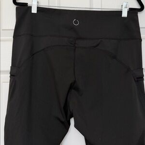 Downtown Motion Cropped Leggings